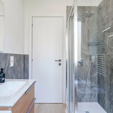 Essenza Moderna Design & Quiete شقة *