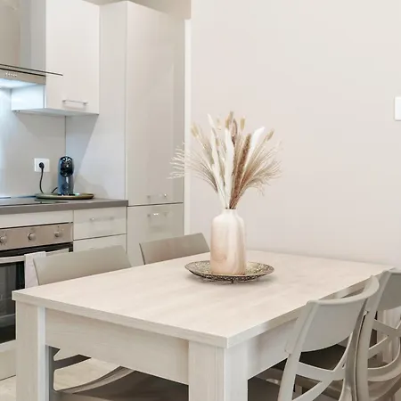 Essenza Moderna Design & Quiete * بريشا