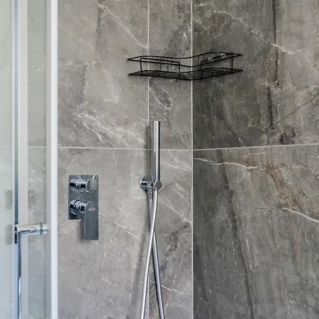 Essenza Moderna Design & Quiete Апартаменты Брешия