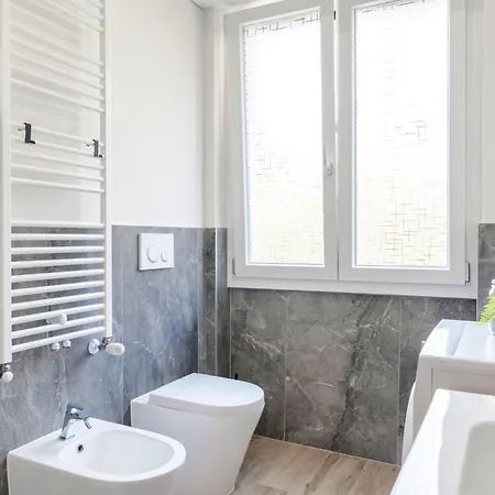 Essenza Moderna Design & Quiete شقة