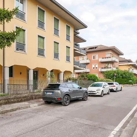 Апартаменти Essenza Moderna Design & Quiete Брешія